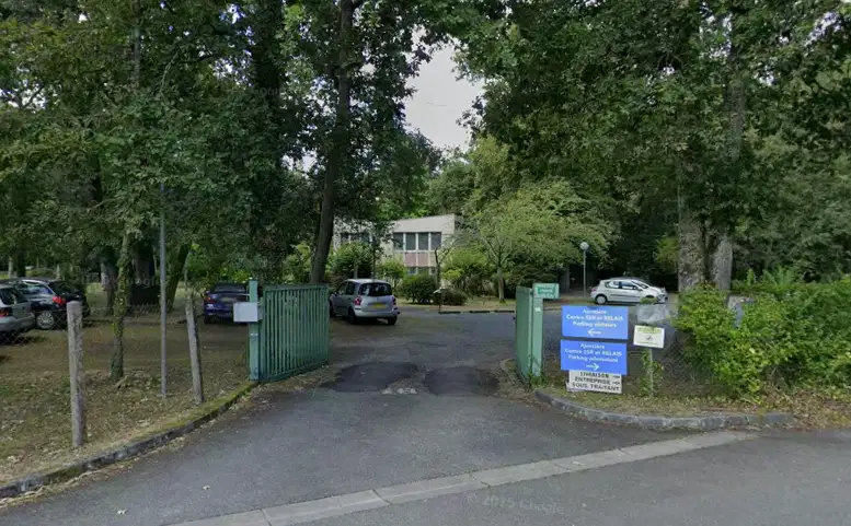 L'entrée de la maison de repos de l'Ajoncière.