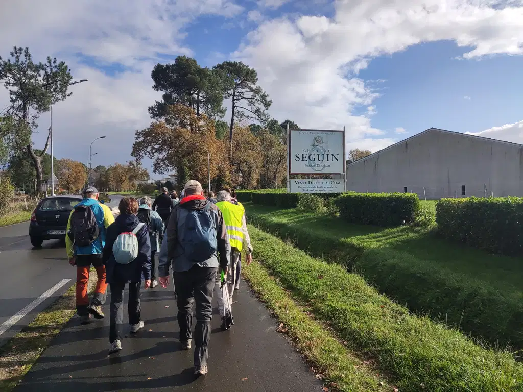 Passage à coté du Château Seguin.